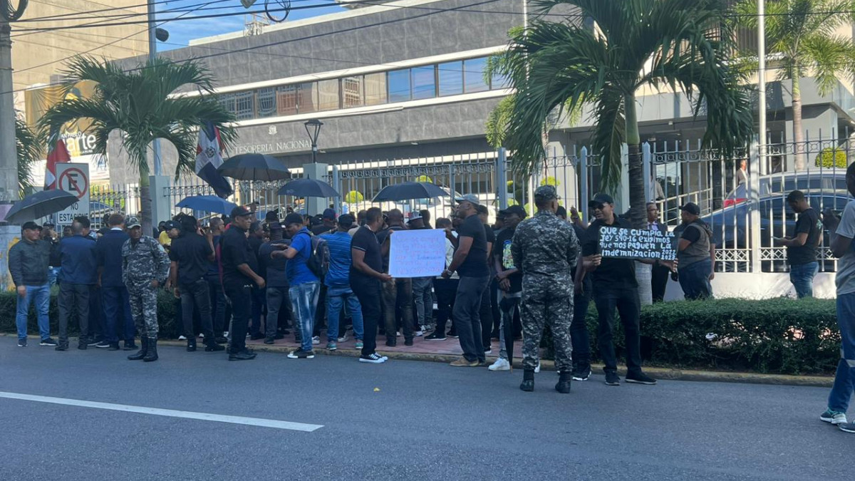 Policía exigen indennización