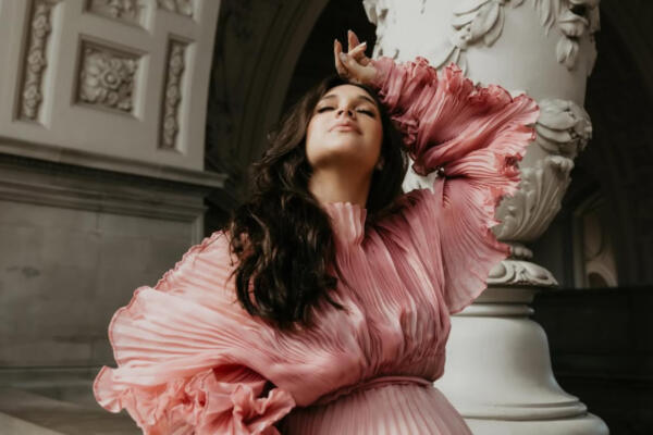 Amelia Vega presenta a su bebé recién nacida Vail