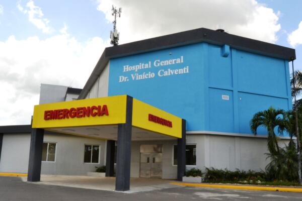El director general del hospital, doctor José Alfaro, aseguró que el Vinicio Calventi cuenta con los insumos, equipos médicos y personal necesario.