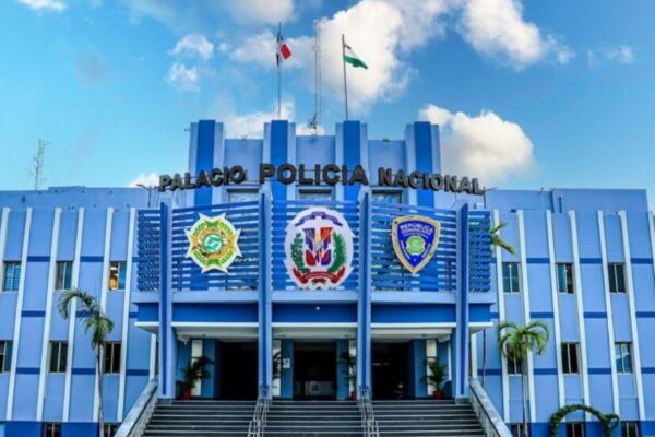 La Policía Nacional informó el arresto de un hombre de 22 años, acusado de ultimar de un disparo a su expareja sentimental de 20 años.
