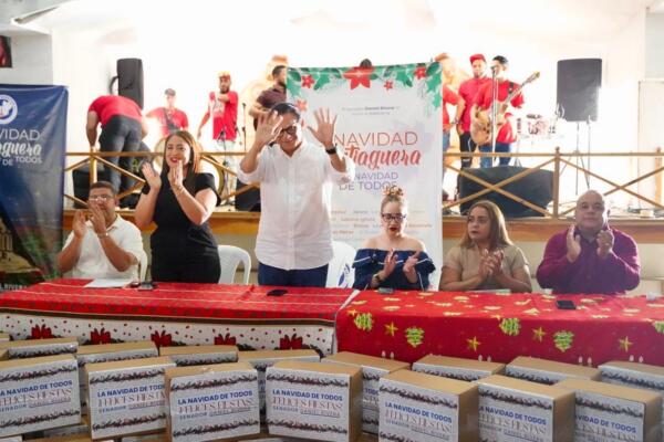  El senador Daniel Rivera dio inicio este fin de semana a la edición 2025 de “Navidad Santiaguera”.