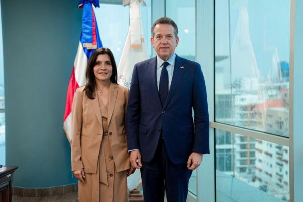 La nueva embajadora de los Estados Unidos en República Dominicana, Leah Campos, inició su agenda oficial en el país.
