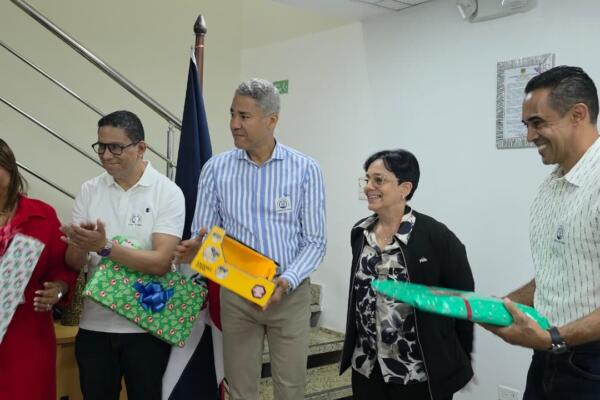 Voluntariado de Coraasan encabeza entrega de juguetes a niños del Hospital Infantil Dr. Arturo Grullón