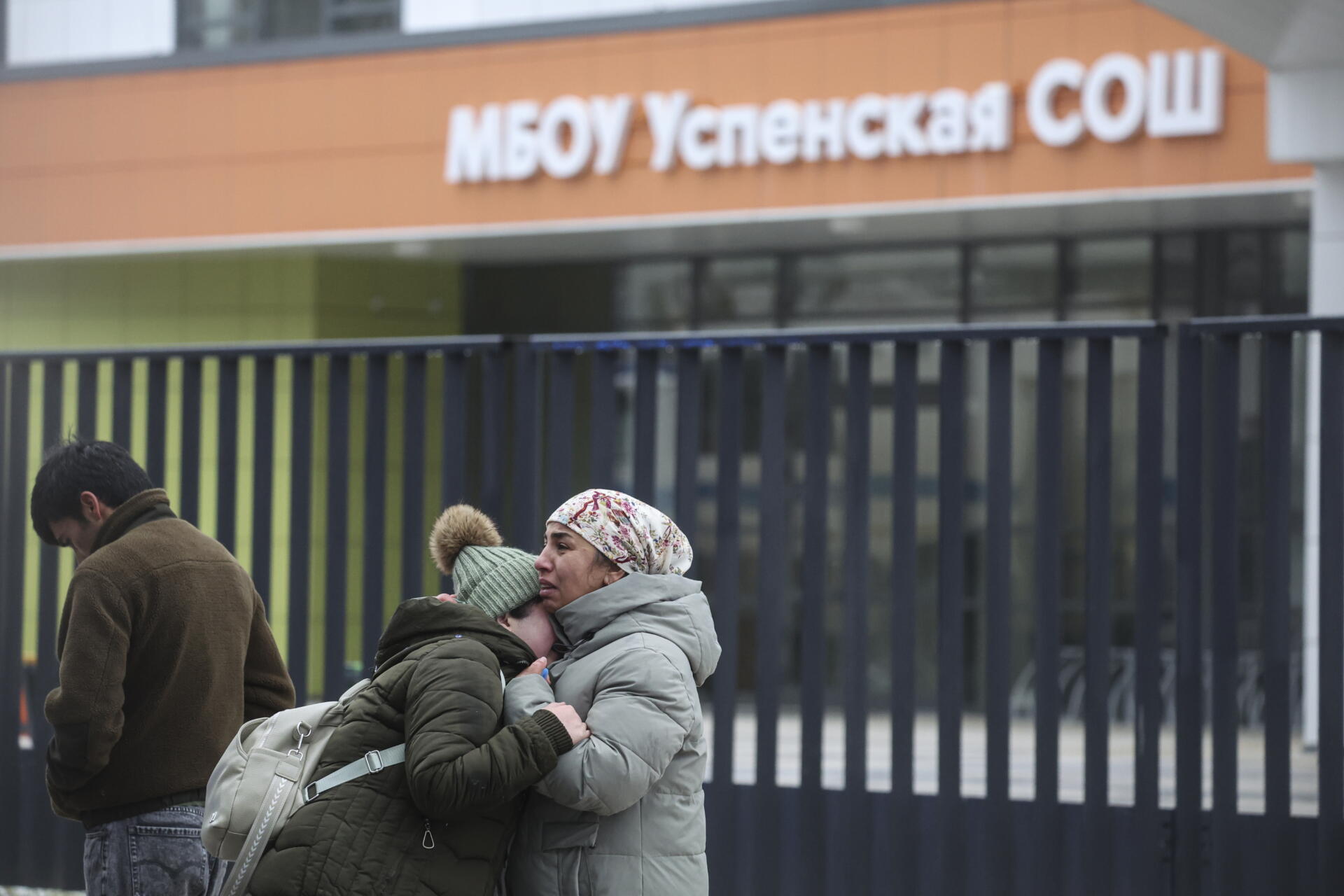 Muere un niño de diez años en ataque de un adolescente con arma blanca en una escuela rusa