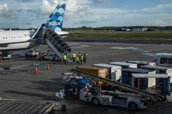 Trinidad y Tobago autorizó a Estados Unidos a utilizar sus aeropuertos 