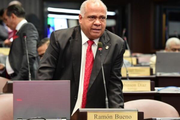 El diputado del Partido Revolucionario Moderno (PRM), Ramón Bueno.