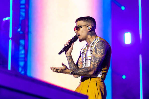 Rauw Alejandro anuncia concierto gratuito en RD como regalo navideño para sus fans
