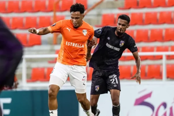 El club naranja llegó al encuentro con un déficit de 3-0, tras el partido de ida disputado en el estadio de Puerto España, Trinidad & Tobago.