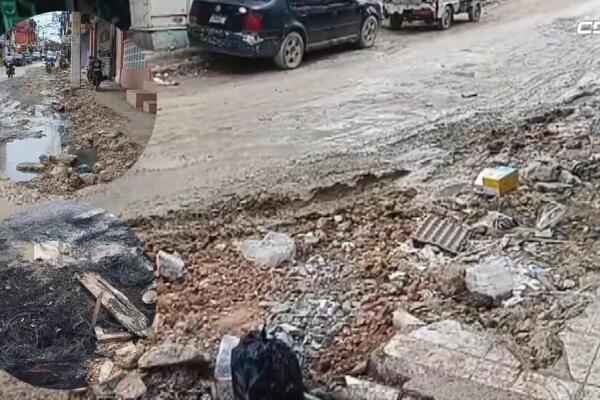 En barrio Enriquillo de Herrera protestan por paralización de trabajos de una calle en mal estado