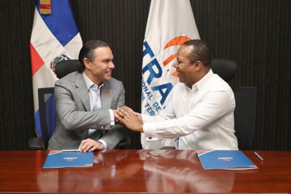 El director ejecutivo del Intrant, Ing. Milton Morrison, valoró la alianza con United Petroleum.