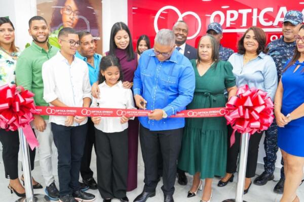 Óptica Oviedo inaugura nueva sucursal en Nagua y amplía su red de servicios