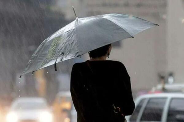 En horas de la tarde, las lluvias continuarán concentrándose en la región norte, con intensidades débiles a localmente moderadas.