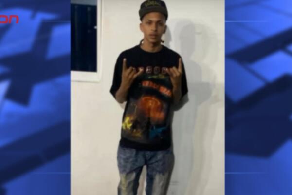 Residentes de El Limón encendieron velas y elevaron plegarias en memoria de Ángel “Papucho” Santos, exigiendo justicia por su muerte.