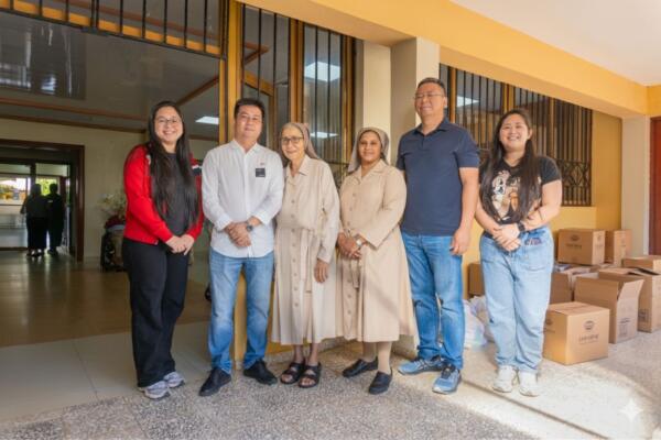 La jornada solidaria la encabezó el señor Zheng Shanfeng, presidente de la Cámara General de Comercio de Fujian en la República Dominicana.
