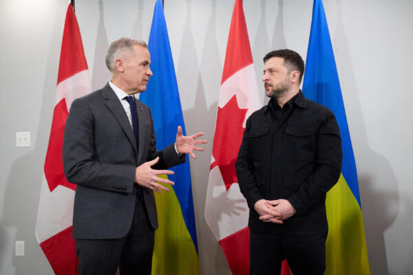 El presidente ucraniano, Volodimir Zelenski, consultó con sus aliados durante su estadía en Canadá previa a una reunión con Trump.