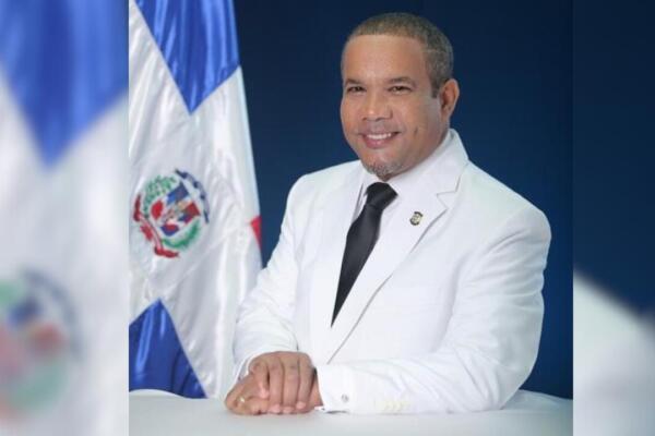Héctor Acosta, senador por la provincia Monseñor Noel. / Foto: externa 
