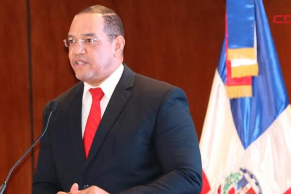 Rodolfo Valentín Santos, director de la Defensa Pública, durante su llamado al Congreso para garantizar que la reforma al CPP respete el debido proceso.