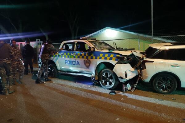 La Policía Nacional y la Digesett investigan un accidente ocurrido la noche de este sábado en El Limón, Villa González.