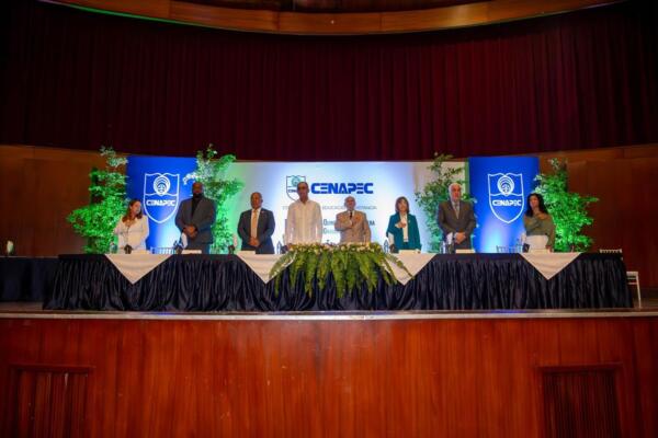 Cenapec gradúa este año a 1,036 nuevos bachilleres en Santo Domingo y centros del interior