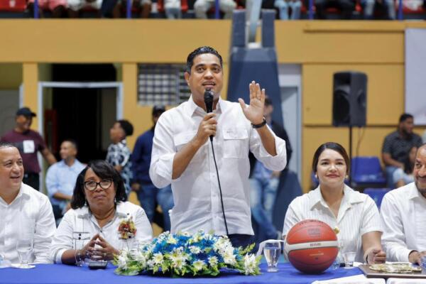 Kelvin Cruz, ministro de Deportes. Foto: Fuente Externa.