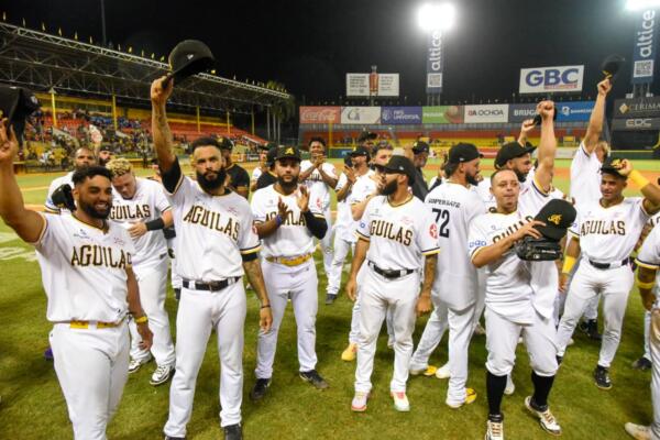 El triunfo fue el número 28, con 11 derrotas para las Águilas, cifra que está fuera del alcance de los Leones y las Estrellas Orientales. Para la semifinal avanzan los primeros cuatro lugares.