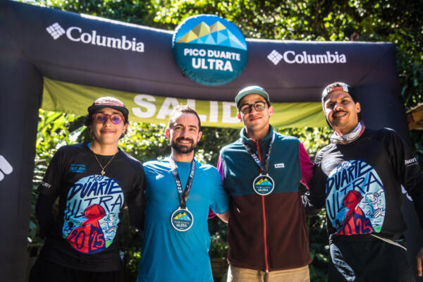 Pico Duarte Express & Ultra no solo es una competencia de alto nivel, sino también un evento comprometido con la conservación ambiental y la seguridad de los participantes. 