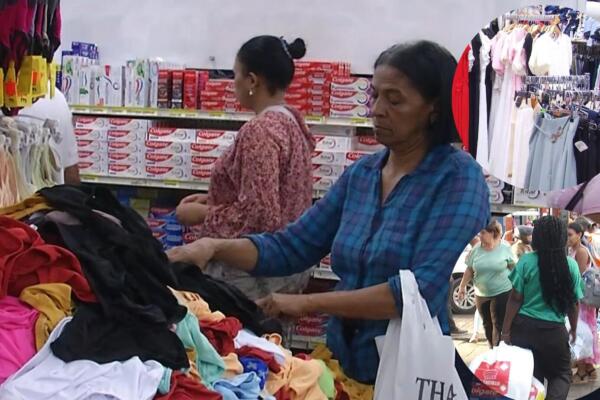 Hasta 20 mil pesos dicen gastar dominicanos en la denominada “pinta” de diciembre