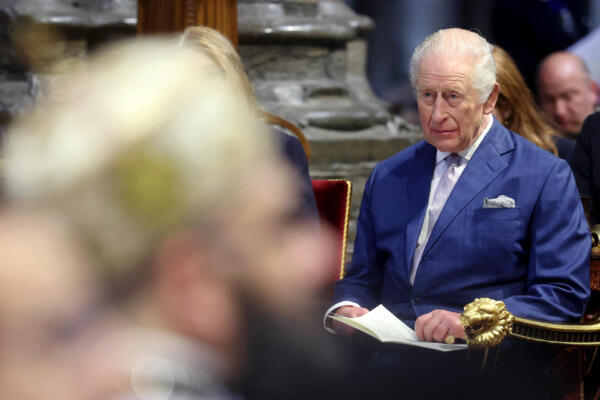 El rey Carlos III de Gran Bretaña asiste a un servicio de Adviento en la Abadía de Westminster, en el centro de Londres, el 10 de diciembre de 2025. (Foto de Chris Jackson / POOL / AFP)
