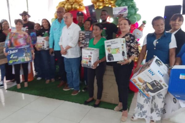 Reserva de las Fuerzas Armadas entrega electrodomésticos a su personal por Navidad.