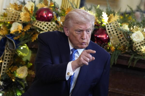 Foto de archivo del presidente de Estados Unidos, Donald Trump, en el Salón Este de la Casa Blanca, en Washington D. C., Estados Unidos, el 16 de diciembre de 2025. EFE/YURI GRIPAS