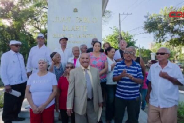 Manifestación en Santiago: apoyo de la tercera edad a Abinader.
