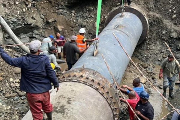 Avanzan en la fase final de reparación de la tubería de aducción del acueducto Cibao Central, que abastece de agua potable a Santiago y Moca.