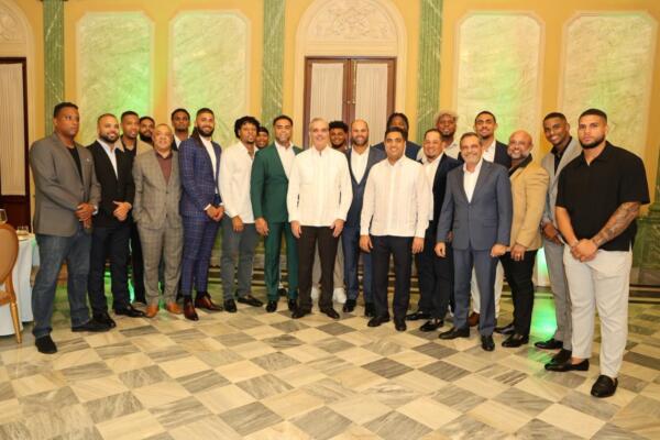 Presidente Luis Abinader se reúne con estrellas de Grandes Ligas