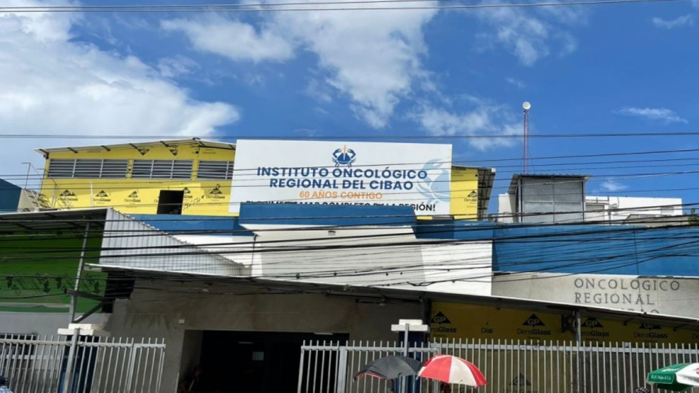 Empleados y testigos relatan irregularidades en el Instituto Oncológico del Cibao vinculadas al uso indebido de beneficios del Senasa.