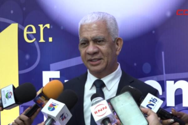 Ricardo de los Santos, presidente del Senado.