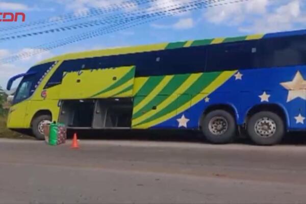 Autobús de Caribe Tours sufre accidente en ruta hacia Montecristi y Dajabón; no hubo víctimas mortales y el caso está bajo investigación.