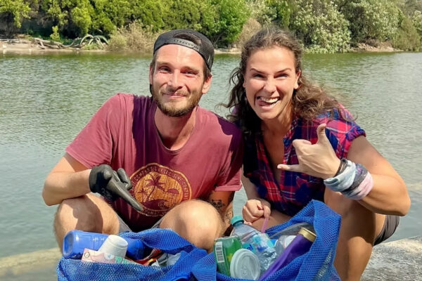 Los ambientalistas Michaela Brandnerová y Jiří Dolanský anunciaron un tour nacional de limpiezas por todo el país.