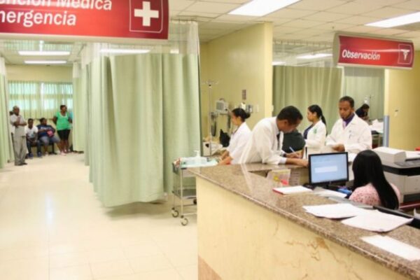 Los galenos de ambos centros hicieron un llamado a la población dominicana a actuar con prudencia durante las festividades. 
