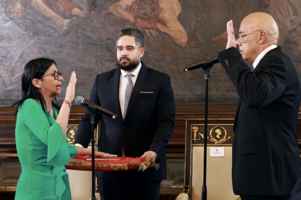 Delcy Rodríguez inicia formalmente este martes su gobierno interino en Venezuela.