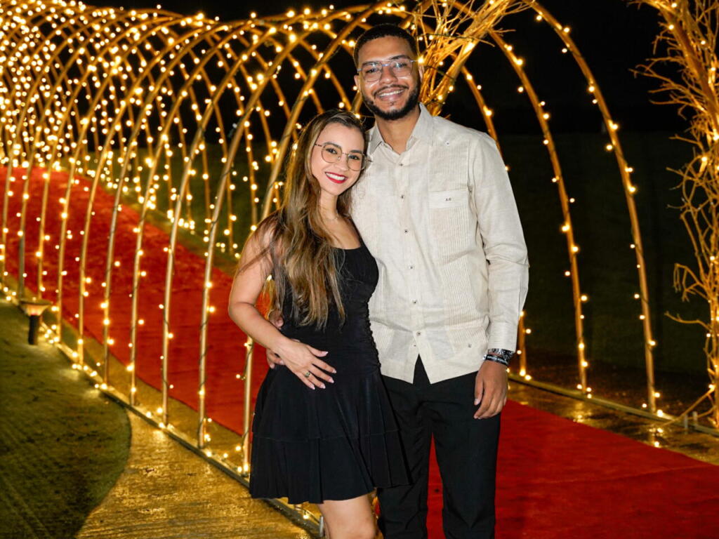 ANNIE ACOSTA Y ARIEL GOMEZ