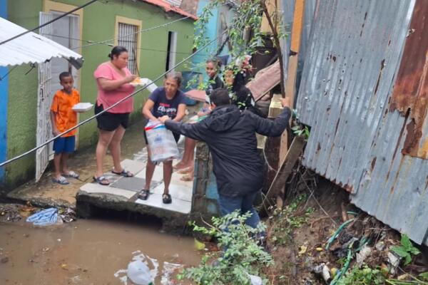 Dasac brinda asistencia a familias afectadas por las lluvias en Puerto Plata
