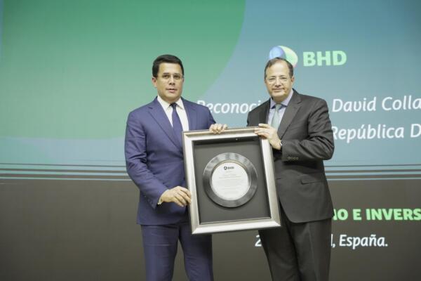 Presidente del Banco BHD, Steven Puig junto al ministro de Turismo de RD. David Collado