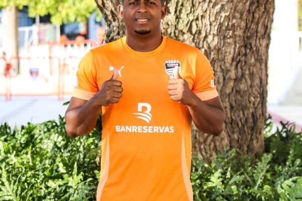 En su recorrido por el balompié internacional, Mateo Palacios ha vestido las camisetas de Marquense (Guatemala) —su última parada en la temporada 2025-26—, Persipa Pati (Indonesia) y Bangladesh Police (Bangladesh)