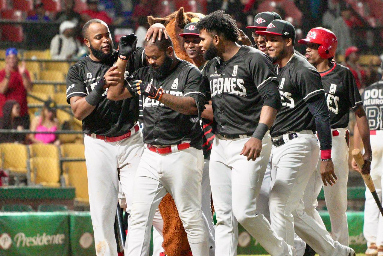 El encuentro entre Águilas y Leones de este sábado está pautado para las 4:00 de la tarde en el Quisqueya.