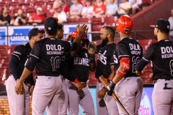 Con el triunfo, el Escogido (11-4) obtendría su pase a la final ganando otra vez este jueves cuando enfrenten a los Toros en La Romana o que en la jornada de mañana pierda otra vez el conjunto que pierda hoy en Santiago entre Águilas y Toros.

