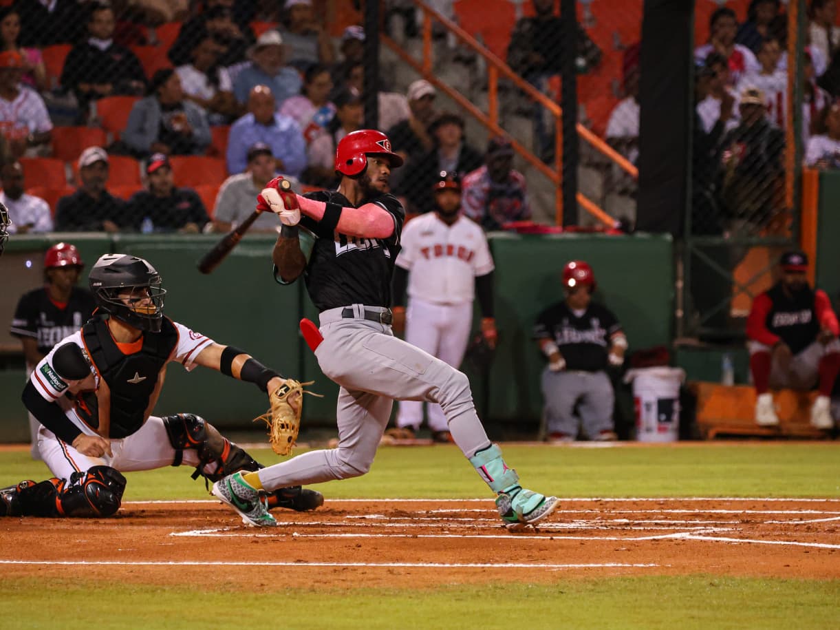 Los Leones concluirán el calendario del Round Robin en el estadio Quisqueya con un partido este viernes contra los Gigantes del Cibao a las 7:15 de la noche, y el sábado ante las Águilas Cibaeñas a las 4:00 de la tarde.
