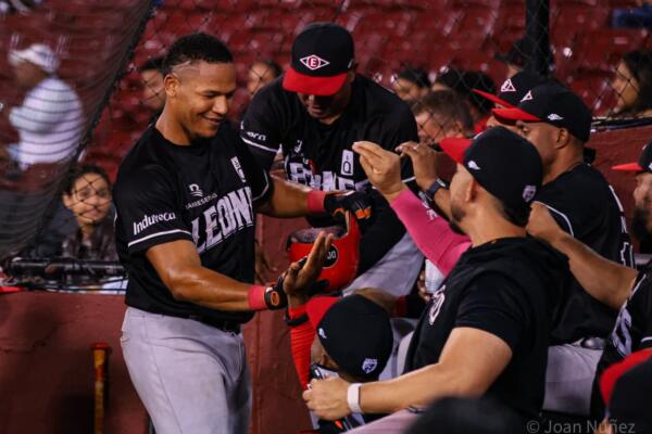 Los Leones continuarán en la ruta este jueves para enfrentar a las Águilas Cibaeñas a las 7:30 de la noche en el estadio Cibao, de Santiago.

