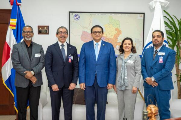 Asjana David analiza con el senador Daniel Rivera iniciativas legislativas para beneficio de la UASD