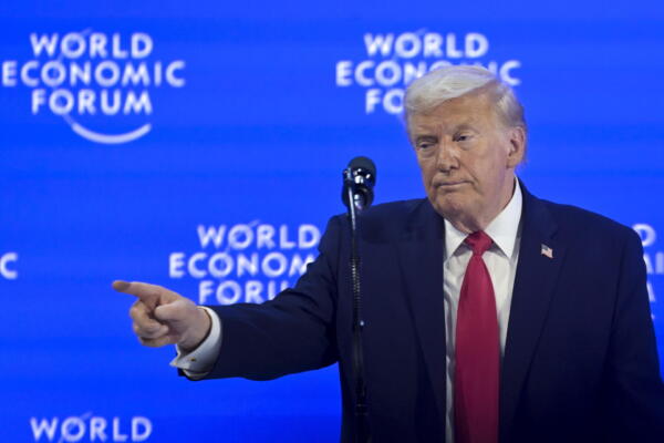  El presidente de Estados Unidos, Donald Trump, pronuncia su discurso especial en la 56.ª reunión anual del Foro Económico Mundial (FEM) en Davos, Suiza, este 21 de enero de 2026. EFE/ Gian Ehrenzeller
