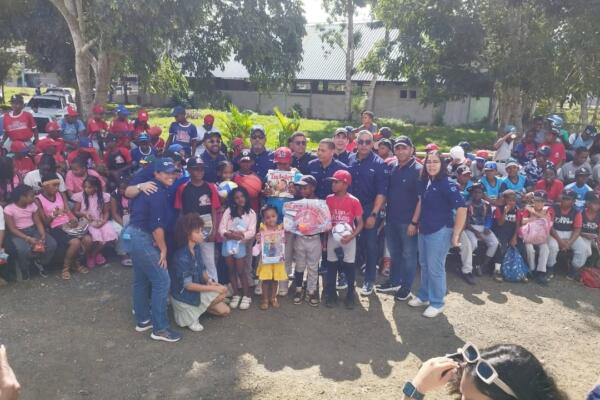 El operativo benefició al rededor de 150 niños vulnerables con juguetes y actividades recreativas. // Foto: Egedonbosco